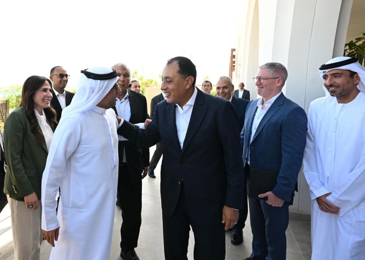 رئيس-الوزراء-يبدأ-جولة-تفقدية-بمشروعات-تنمية-رأس-الحكمة-الجديدة