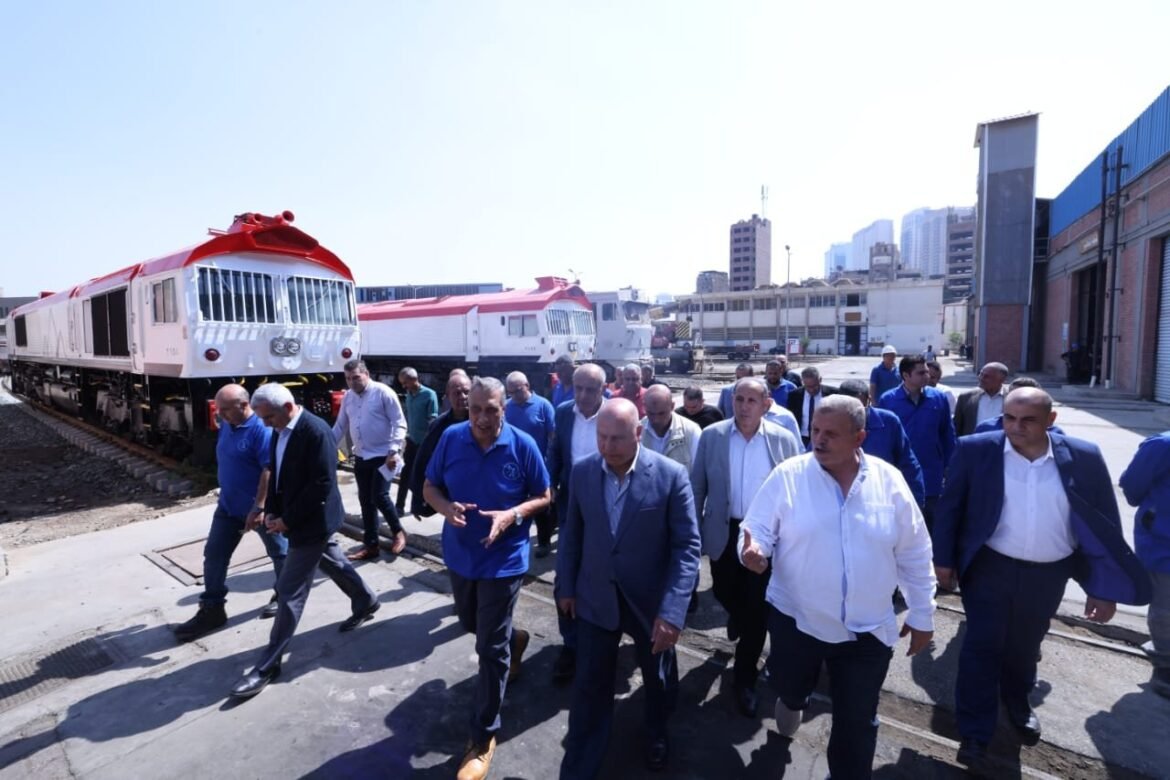 وزير-النقل-يتفقد-ورش-الصيانة-الرئيسية-بالفرز،-و-«إيرماس»،-لمتابعة-أعمال-الصيانة-والتأمين-الفني-للجرارات-والقطارات