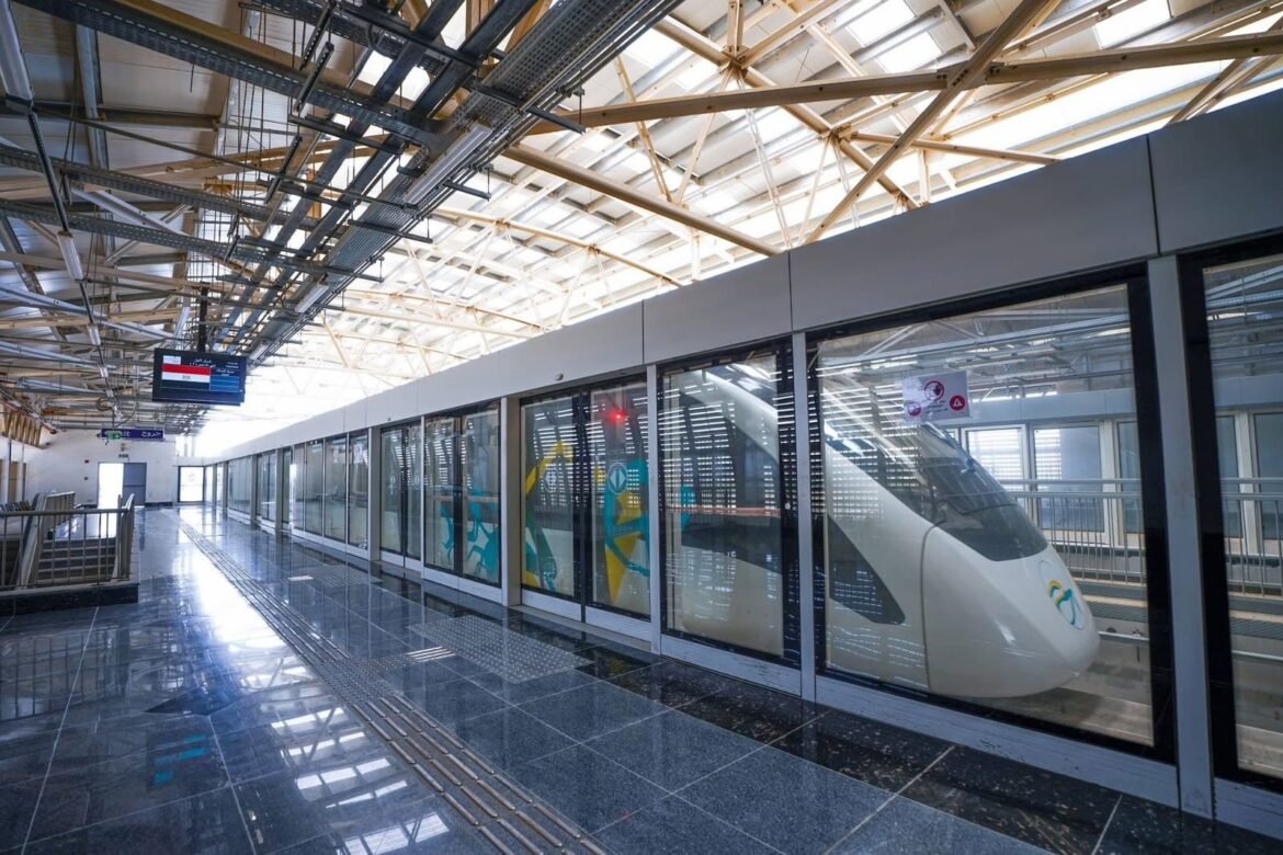 «الوزير»:-يوجّه-بإصدار-اشتراكات-للطلبة-بالمونوريل-وقطار-lrt-بتخفيض-60‎%‎-وتقليل-التقاطر-إلى-9-دقائق