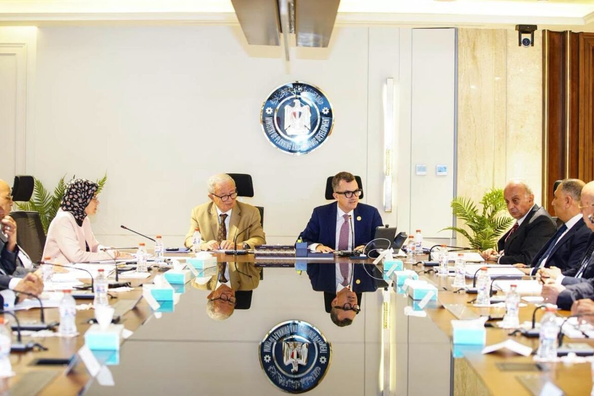 “الاستثمار-القومي”-ينجز-90%-من-التشابكات-المالية-بقيمة-298.8-مليار-جنيه