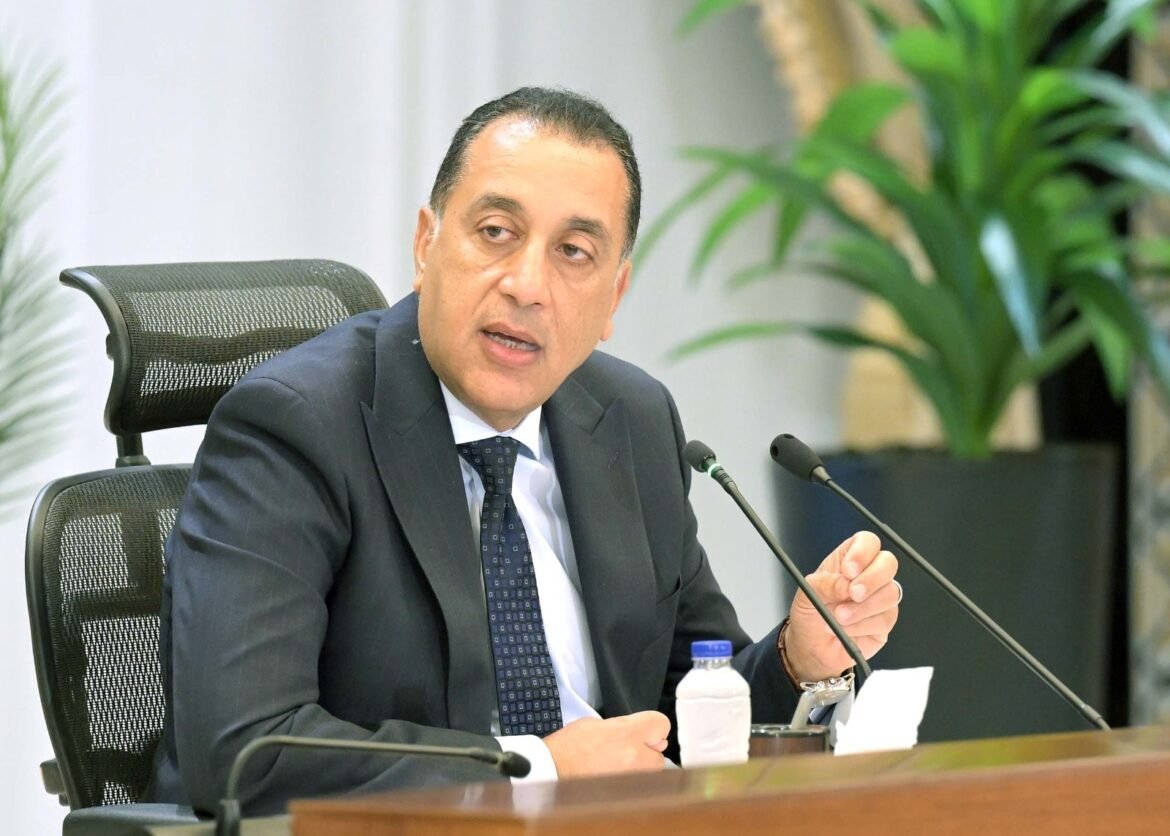 الحكومة-تقرر-إلغاء-نظام-العمل-عن-بُعد-يوم-الأحد-من-كل-أسبوع