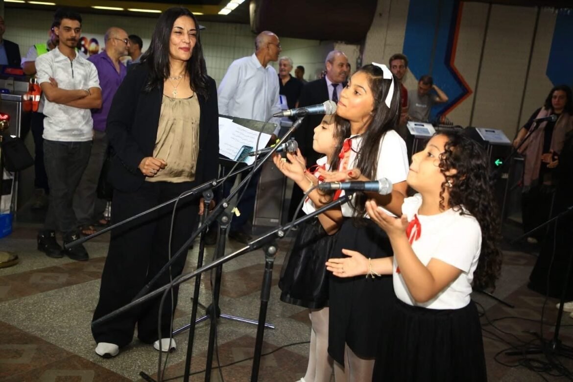 «النقل»-و«الثقافة»-تحتفيان-بذكرى-انتصارات-أكتوبر-بعروض-فنية-وغنائية-لطلاب-دار-الأوبرا-المصرية-بمحطة-مترو-الشهداء