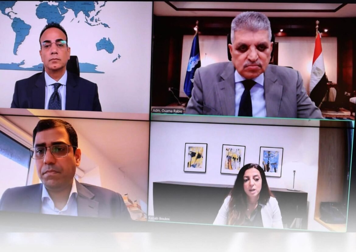قناة-السويس-تبحث-مع-مجموعة-ميرسك-تسريع-وتيرة-عودة-الخدمات-الملاحية-خلال-الفترة-المُقبلة